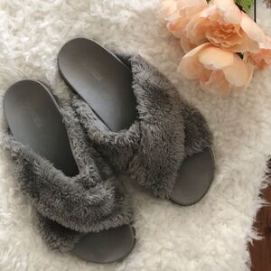 Joe Boxer Gray fur  slides size L Unisex
